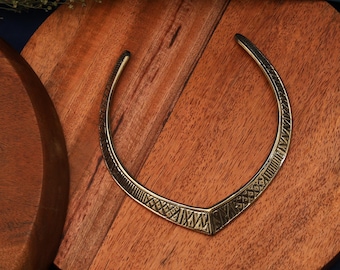 Collier ras de cou tribal en laiton doré, collier ethnique, manchette gravée en or, tour de cou tendance bohème, bijoux en laiton faits main,