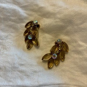 Vintage clip-on earrings - amber rhinestone