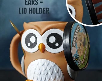 The Ice Cream holding Owl
