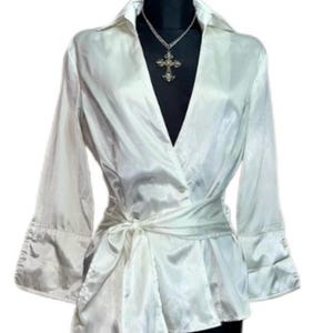2elles White Satin Tie-waist Blouse Size M