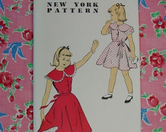 Vintage New York  Pattern No.1124 c.1950's  Pretty Girls Dress Size 10 Uncut