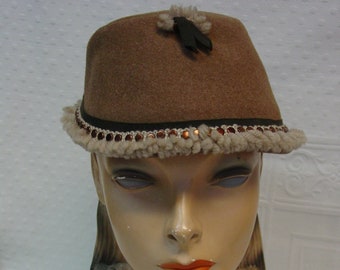 Fun Vintage Ladies Hat Light Brown Felt, Cute Trim 22" Inside Measurement, Peck and Peck