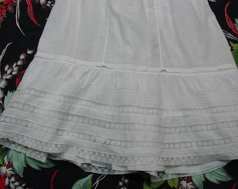 Pretty Vintage Edwardian Petticoat 33" Length, 26" Waist White Cotton