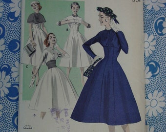 Vintage Butterick Pattern No.7810 Empire Dress & Capelet Size 14, Uncut