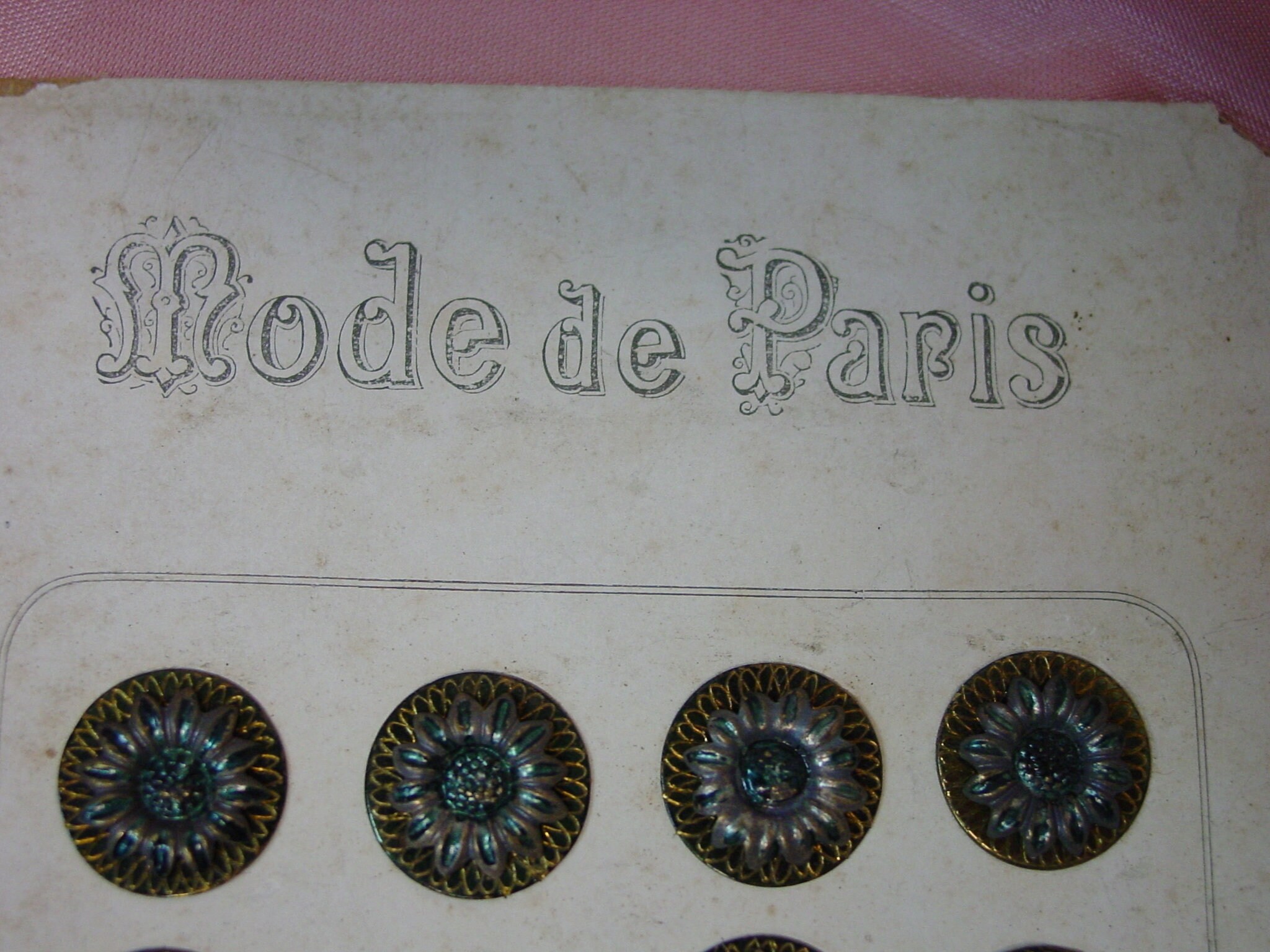 24 Excellent Antique Buttons on Original Mode De Paris Card 11/16