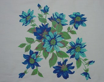 Pretty Vintage Wilendur Tablecloth "Dahlia" Blue Flowers, 9 Bouquets 51 x 54"