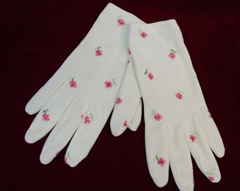 Sweet Pair Vintage White Cotton Shorty Gloves Petite-Small Embroidered Pink Flowers