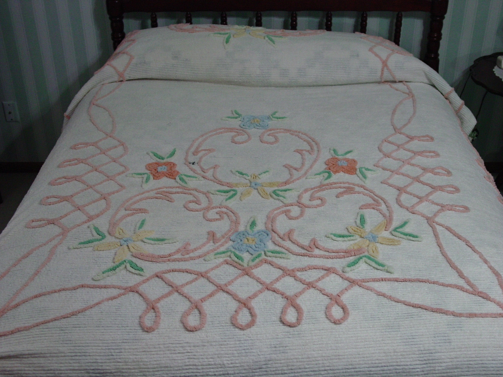 Vintage Full Sz.chenille Bedspread Lots of Fabric for Crafts - Etsy