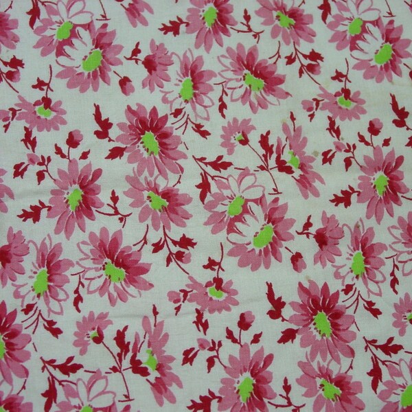 Pretty Vintage Feedsack, Fabric, Pink Daisies, Lime Green, 36 x 44"