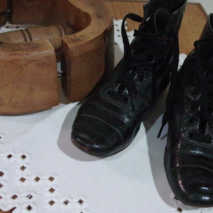 Vintage Childs Shoes Black Lace Up Great Condition