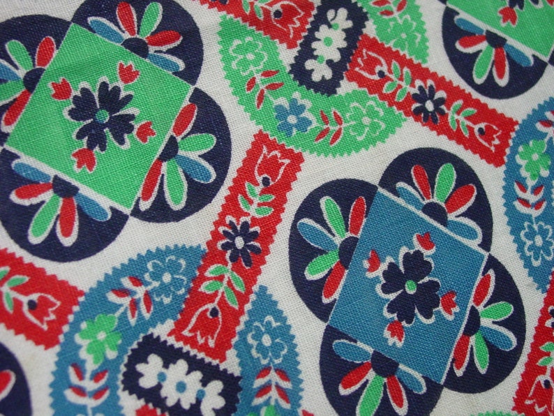 Nice Vintage Feedsack Fabric 27 x 36 12 Bright Quilt Look Design Geometric