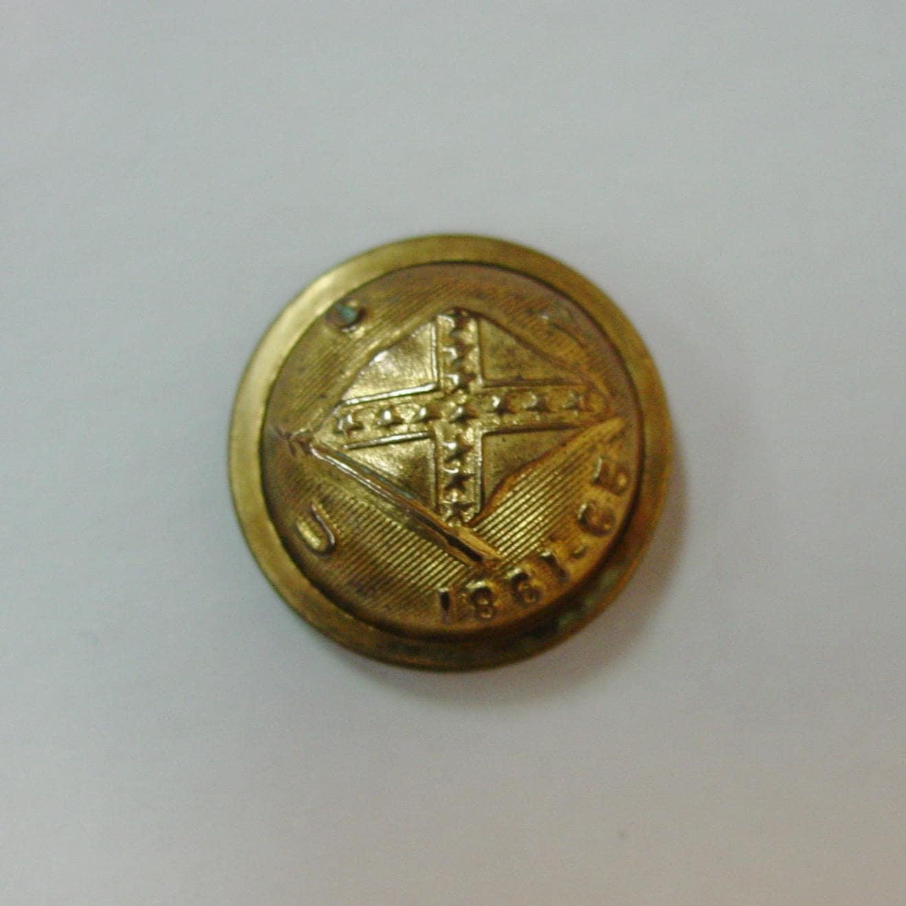 Antique Metal Button Scarce Confederate Veterans Button 13/16" VCV 1861-65