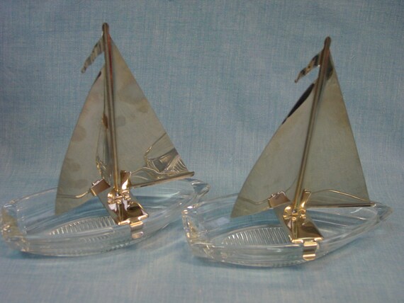 Fun Vintage Glass Boat Metal Sail Ashtray Nautica… - image 6