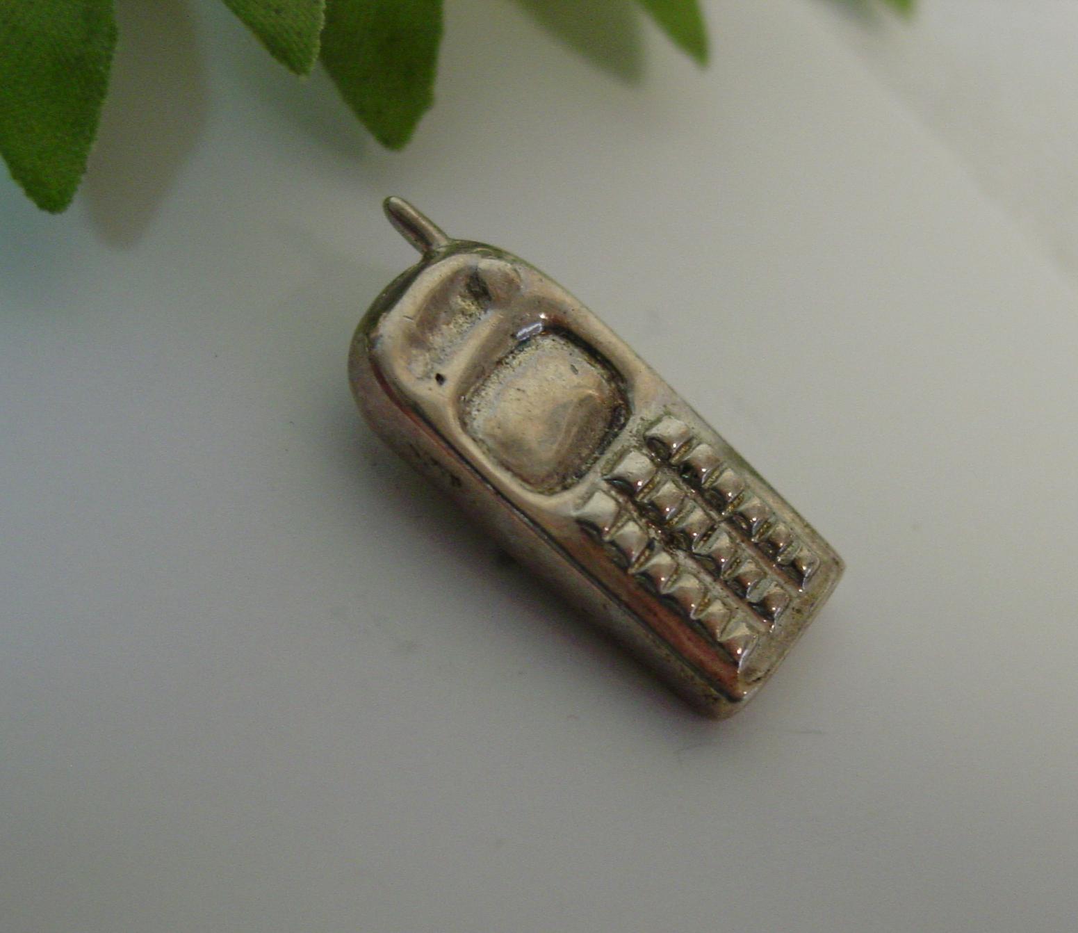 Vintage Realistic Button Early Metal Cell Phone 13/16