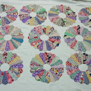 10 Beautiful Vintage Quilt Blocks Dresden Plate Pattern, 13&quot; Round Many Colorful Fabrics
