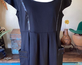 Vintage 80s Little Black Dress - Faux Patent Leather Details - Big Pockets - Curvy Fitted Sheath - VTG Size 12