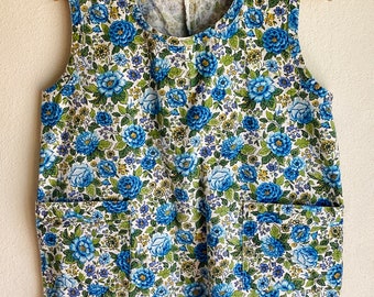 Vintage 60s 70s Floral Barkcloth Pinafore - 100% Cotton - 2 Big Pockets - Cottage Core / Flower Power / So Pretty! - Small Medium Large