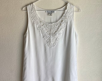 Vintage Rayon Tank Top / Blouse - Embroidered Lace / Floral Neck Line / Summertime Beauty - Medium