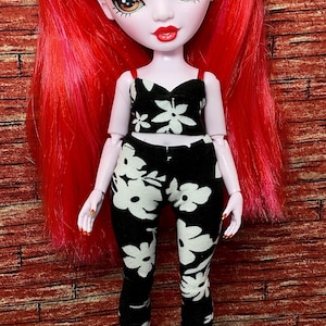 Outfit for rainbow dolls