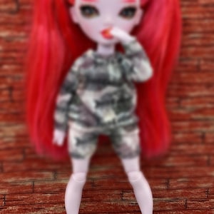 Outfit for rainbow dolls