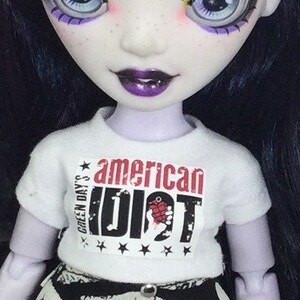 T-shirt for rainbow dolls