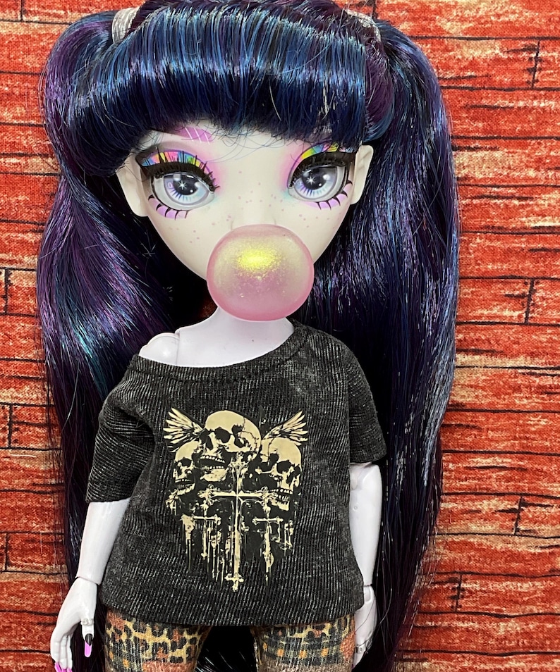 T-Shirt mit individuellem Puppenmotiv Bild 9