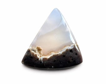 Natuurlijk landschap jaspis cabochon 22,50 ct, Picture jaspis driehoekige edelsteen, schilderachtige losse steen voor het maken van hangers en sieraden, woestijnpatroon