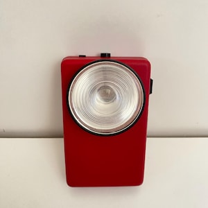 Lampe de poche rouge vintage, lampe portable de collection rétro, éclairage de secours Mid-Century, décoration d&#39;intérieur industrielle, accessoire de photographie, cadeaux de collection