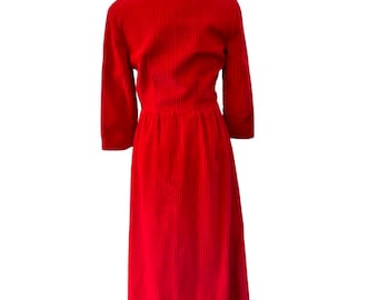 Floor length Scarlet 50’s Vintage  Coat. Perfect for that Holiday Party. Size Small.