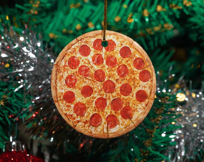 Pizza Christmas Tree Ornament, Festive Holiday Decor for Pizza Lovers, Unique Ceramic Keepsake, Perfect Gift for Foodies Ceramic Ornament
