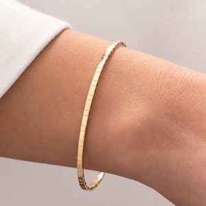 14k Gold Chunky Bangle Bracelet: Minimalist Flexible Design