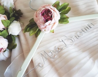 Wedding Dress Hanger With Flower - Personalized Hanger - Custom Hanger - Bride Hanger - Bridal Hanger - Bride Gift - Bridal Shower Gift