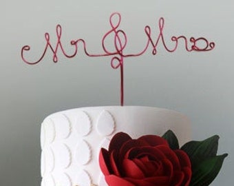 Wedding Cake Topper - Wire Cake Topper - Mr and Mrs Cake Topper - Personalized Cake Topper - Rustic Cake Topper - Name Cake Topper