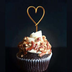Set of 5 -  Heart Cupcake Topper - Wire Cupcake Topper - Wedding - Engagement - Valentines - Anniversary - Birthday - Baby Shower