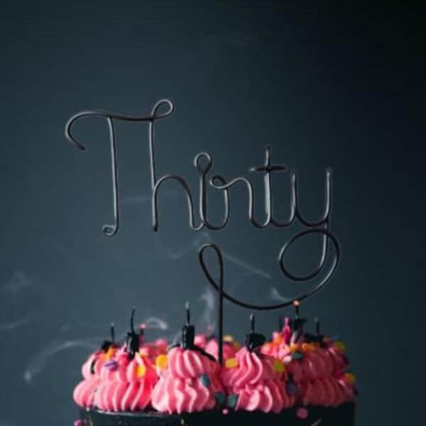 Adorno para tarta de alambre con treinta letras - Adorno para tarta con números - Adorno para tarta de alambre - Adorno para tarta de cumpleaños - Estilo rústico - Adorno para tarta negro - 30.º cumpleaños