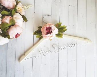 Wedding Dress Hanger With Flower - Personalized Hanger - Custom Hanger - Bride Hanger - Bridal Hanger - Bride Gift - Bridal Shower Gift