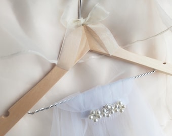 Wedding Veil Hanger Bridal Shower Gift Rustic Boho Country Barn Beach Nautical Modern Fairytale Garden Classic Chic Regal Elegant Vintage