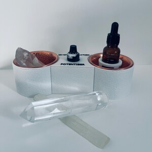 Stimulateur d&#39;élixir de cristal : dispositif de vibration analogique, cristaux de quartz inclus