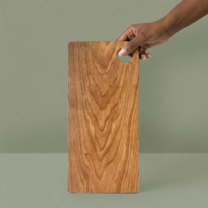Solid Cherry Cutting Board – Handmade Single‑Piece Hardwood Board with Modern Design