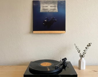 Floating Record Shelf – Wall-Mounted Vinyl Display for Album Artwork – Solid Wood (12 inches)