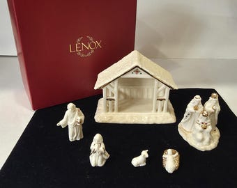 Lenox Mistletoe Park Village Park Manger Set 6pc.