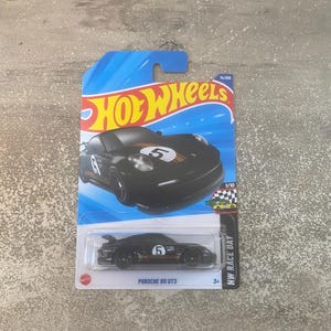 Porsche 911 GT3 - HW Race Day 1/10 - 74/250 - Brand New - Hot Wheels