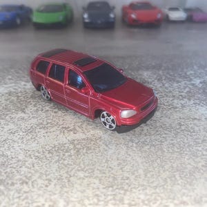 Volvo XC 90 - 1/64 Scale - Loose Car - Moderatly Used - Maisto