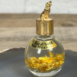 24K Gold Flakes New Mexico Souvenir Snow Globe Glass Bottle Howling Wolf Coyote