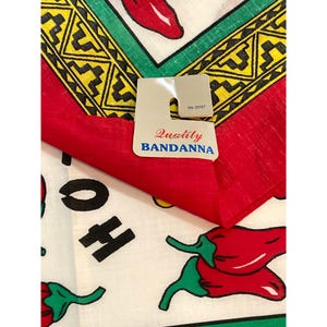 Pañuelo vaquero tipo bandana, pañuelo estilo suroeste, chile jalapeño rojo picante, vintage. imagen 4