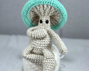 Cozy Cuddle Cohort - Gehäkelte große Pilzkreatur Kuscheltier-Kuschelbegleiter