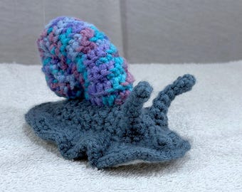 Pet Skrell Desk Abettor - Gehäkelte kleine Schnecke Schreibtisch Begleiter
