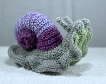 BIG Pet Skrell Cozy Cuddle Cohort - Gehäkelte Große Schnecke Stofftier Kuschelbegleiter