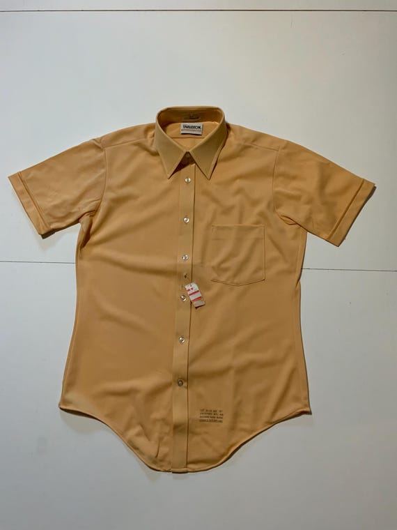 NWT Old Stock Vintage 60s Tarleton Deluxe Permanent Press Textured S/S Polyester Button Shirt. Size 15