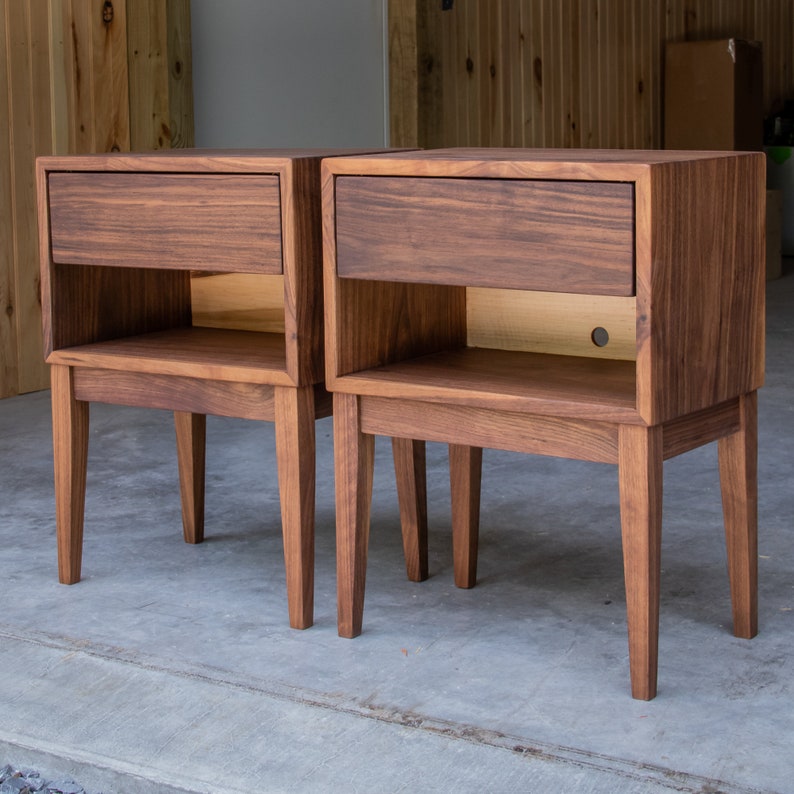 MITERED BOX NIGHTSTAND Modern 5 & 5 Style Walnut Hardwoods w/ Ambrosia Maple Back Single Drawer Tapered Legs 18W x 12D afbeelding 4